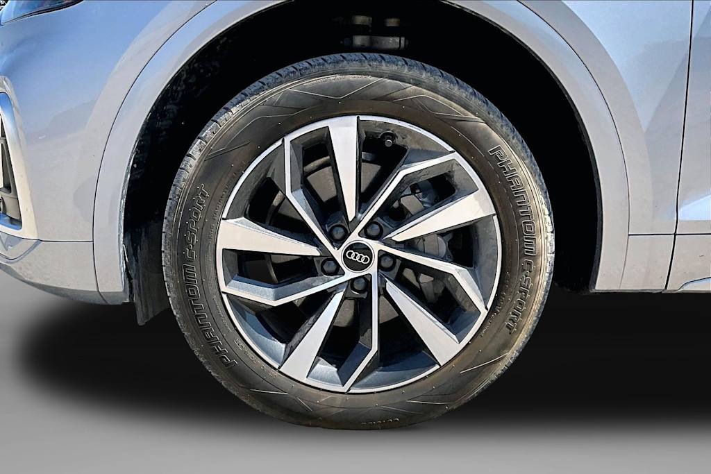 Thumbnail: 2022 Audi Q5 - 7