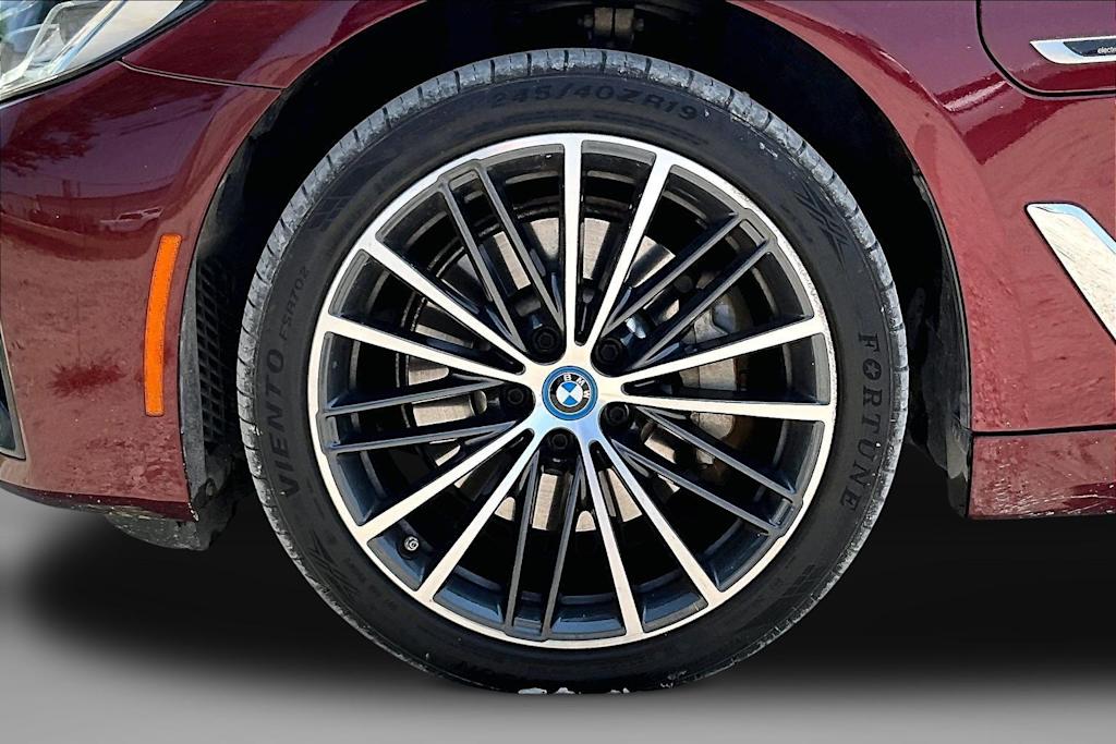 Thumbnail: 2023 BMW 5 Series - 6