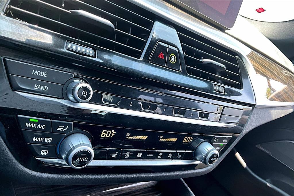 Thumbnail: 2023 BMW 5 Series - 26
