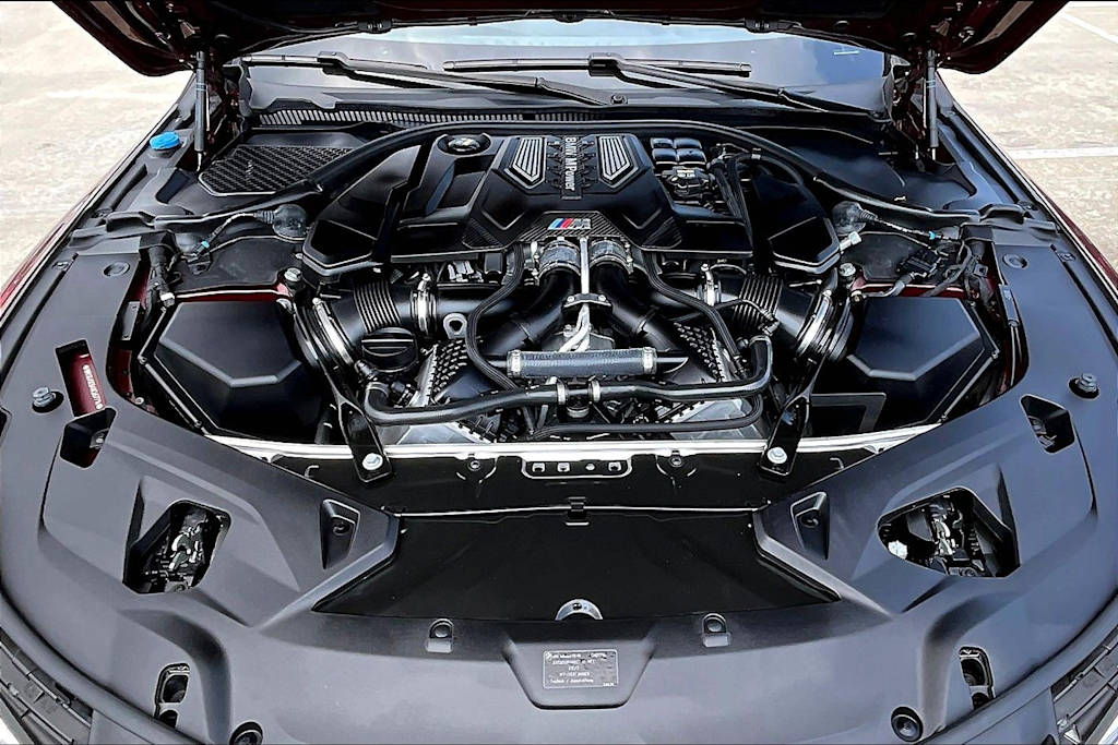 Thumbnail: 2022 BMW M8 - 7