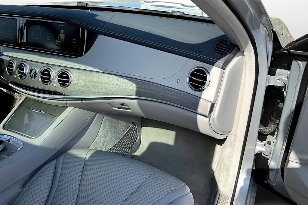 Thumbnail: 2015 Mercedes-Benz S-Class - 21