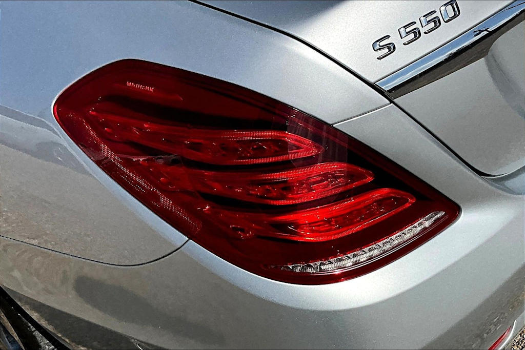 Thumbnail: 2015 Mercedes-Benz S-Class - 32