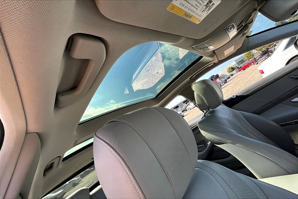 Thumbnail: 2015 Mercedes-Benz S-Class - 22