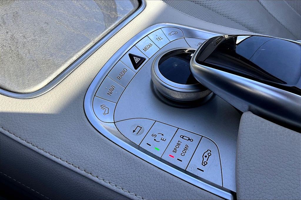 Thumbnail: 2015 Mercedes-Benz S-Class - 16