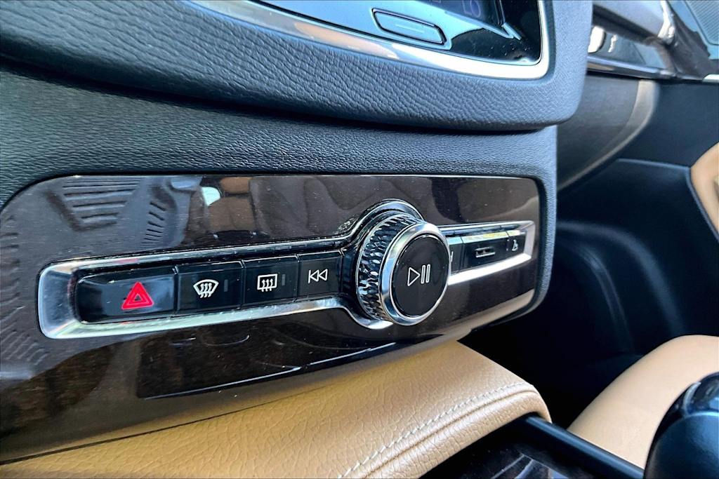 Thumbnail: 2019 Volvo XC90 - 23