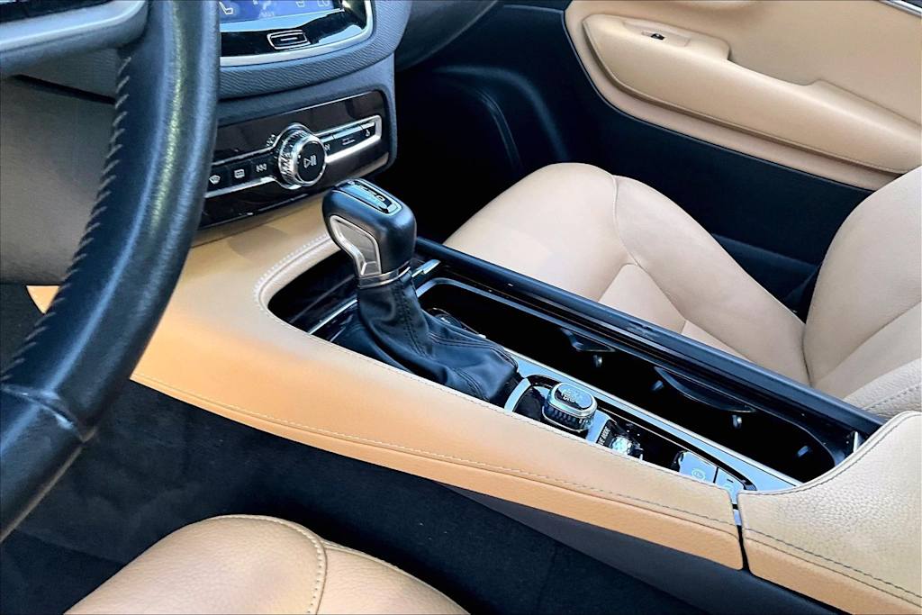 Thumbnail: 2019 Volvo XC90 - 12