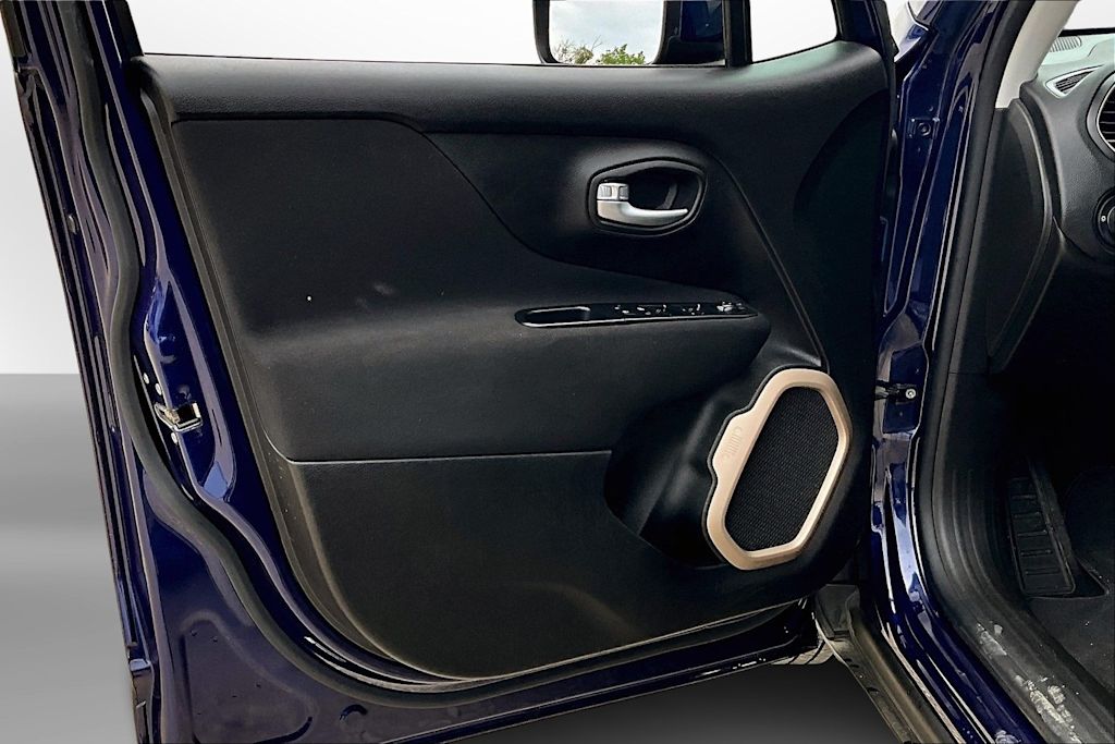 2016 Jeep Renegade Latitude 23