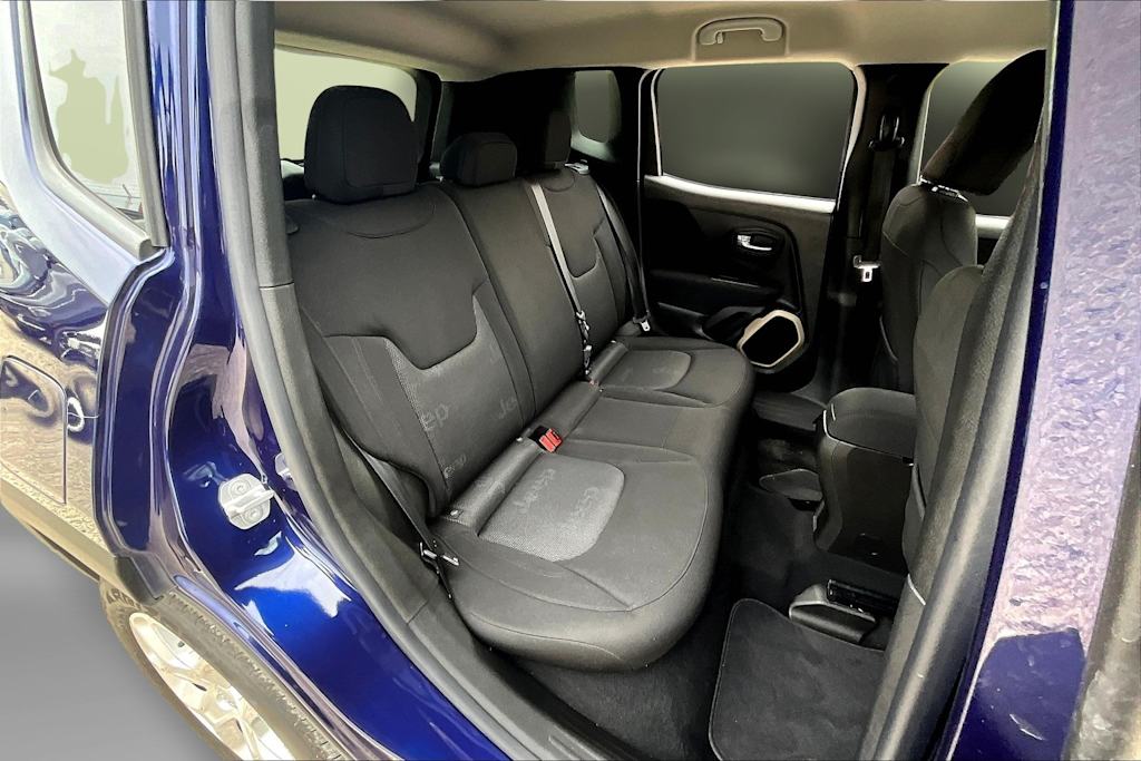 2016 Jeep Renegade Latitude 28