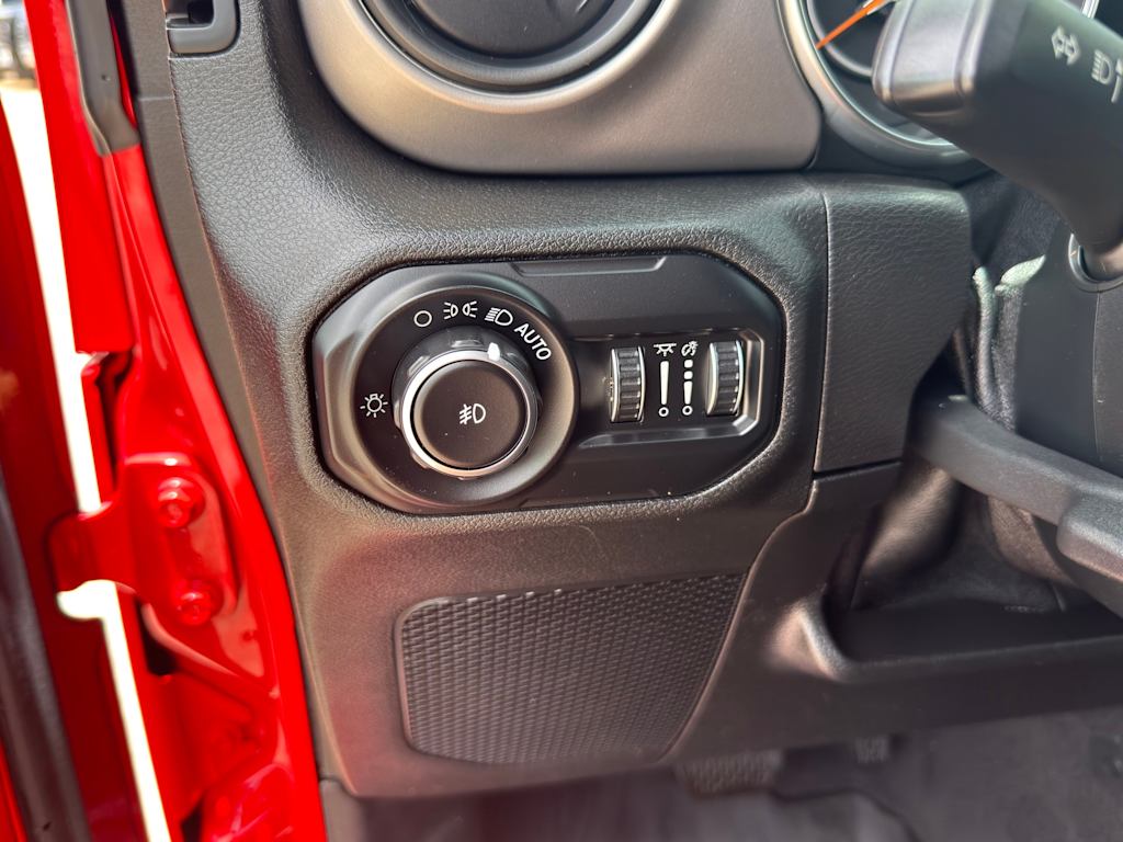 Thumbnail: 2020 Jeep Wrangler - 26
