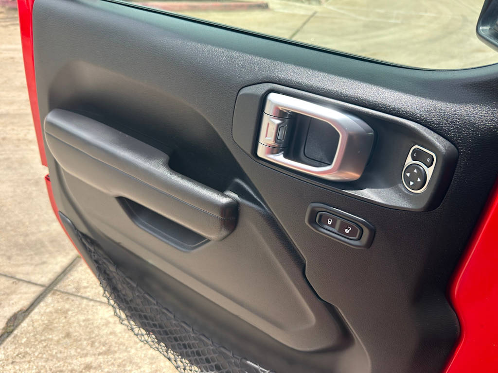 Thumbnail: 2020 Jeep Wrangler - 25