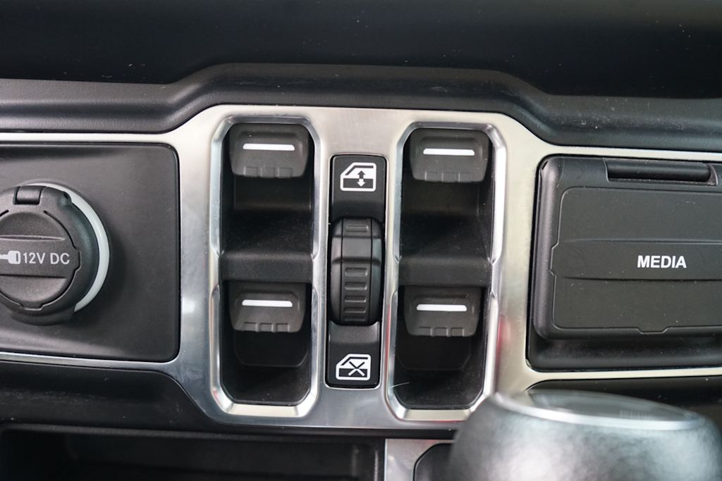 Thumbnail: 2022 Jeep Wrangler - 21