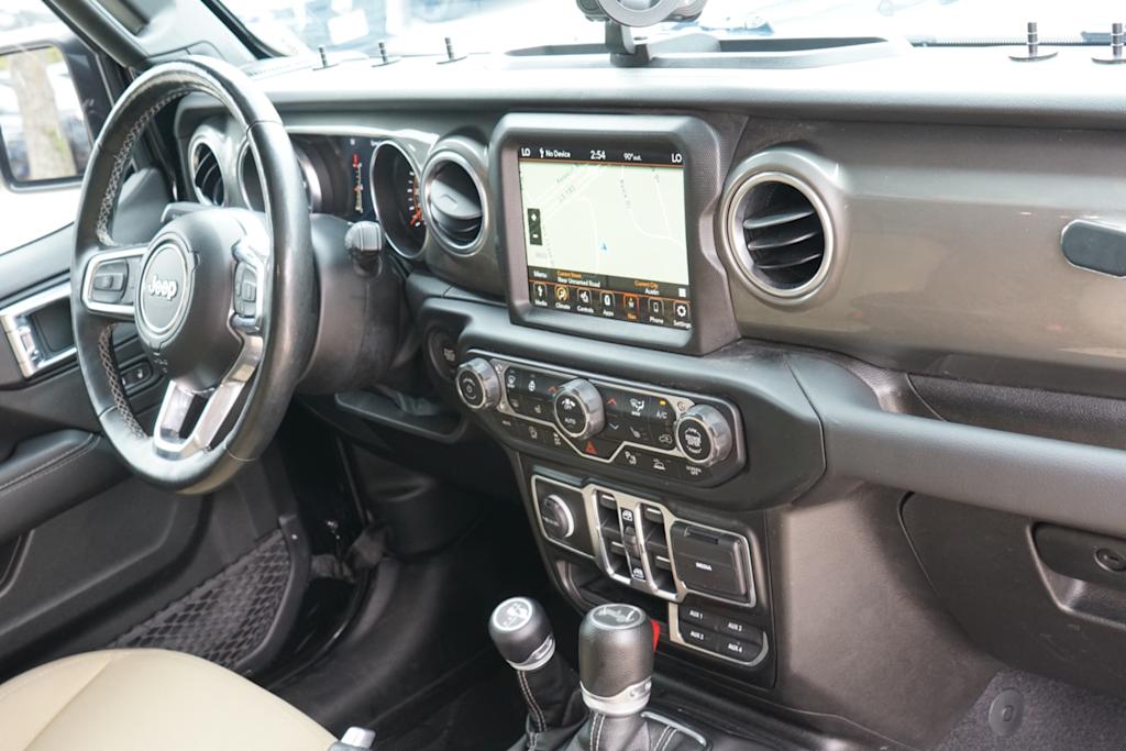 Thumbnail: 2022 Jeep Wrangler - 11