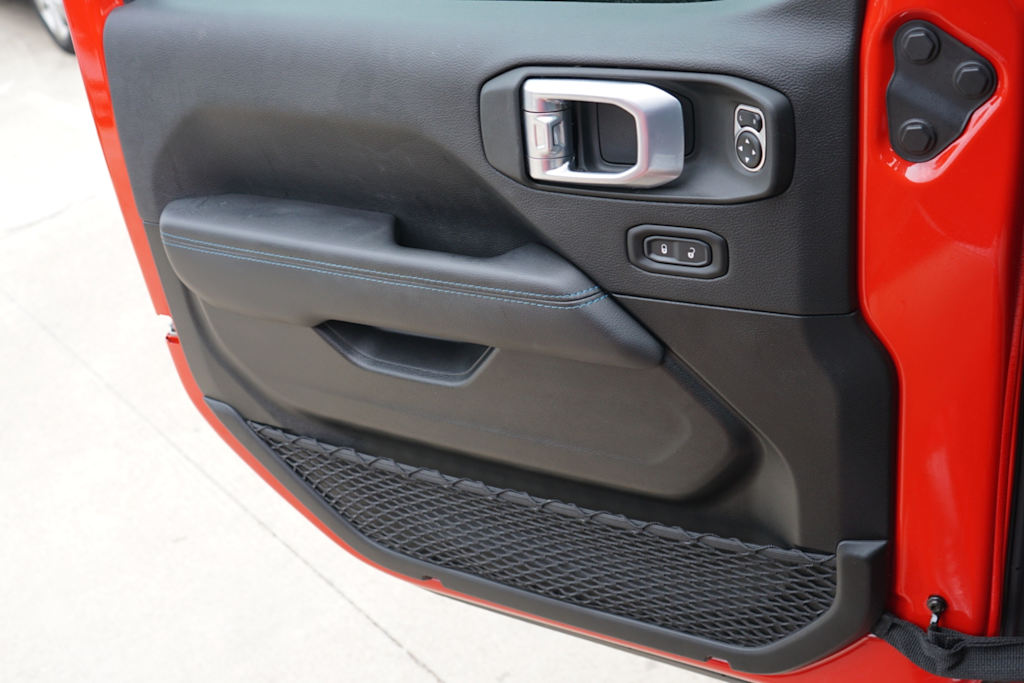 Thumbnail: 2021 Jeep Wrangler - 21