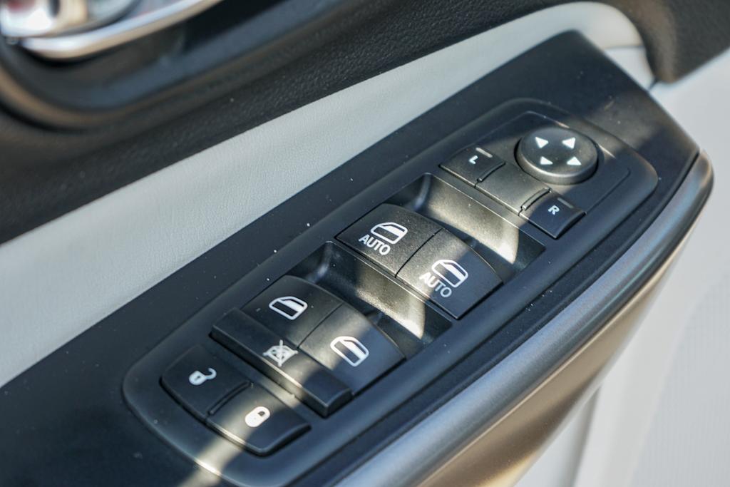 Thumbnail: 2020 Jeep Cherokee - 22