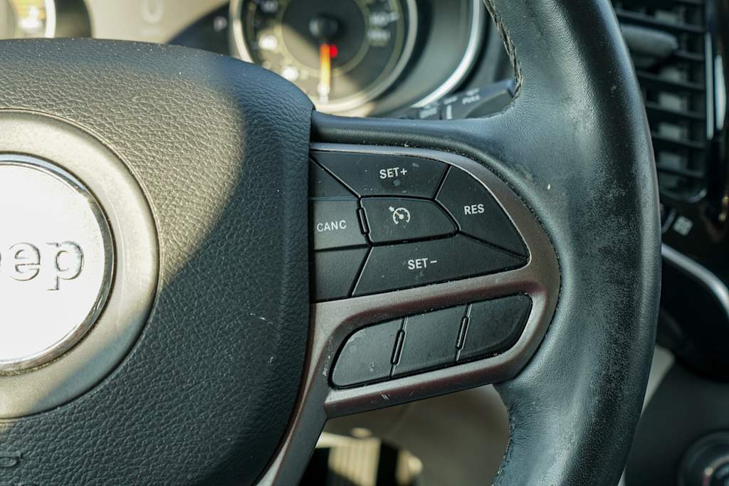 Thumbnail: 2020 Jeep Cherokee - 19