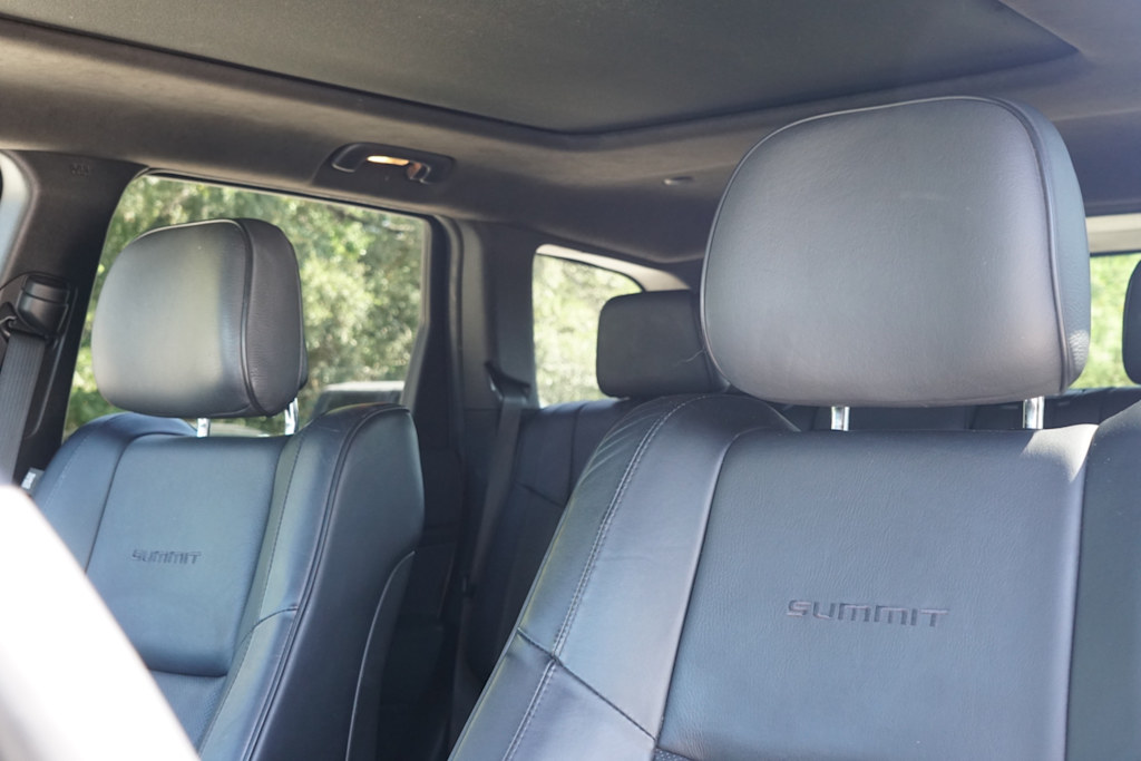 Thumbnail: 2015 Jeep Grand Cherokee - 9