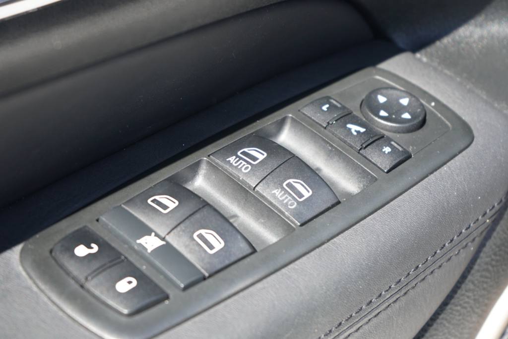 Thumbnail: 2015 Jeep Grand Cherokee - 21