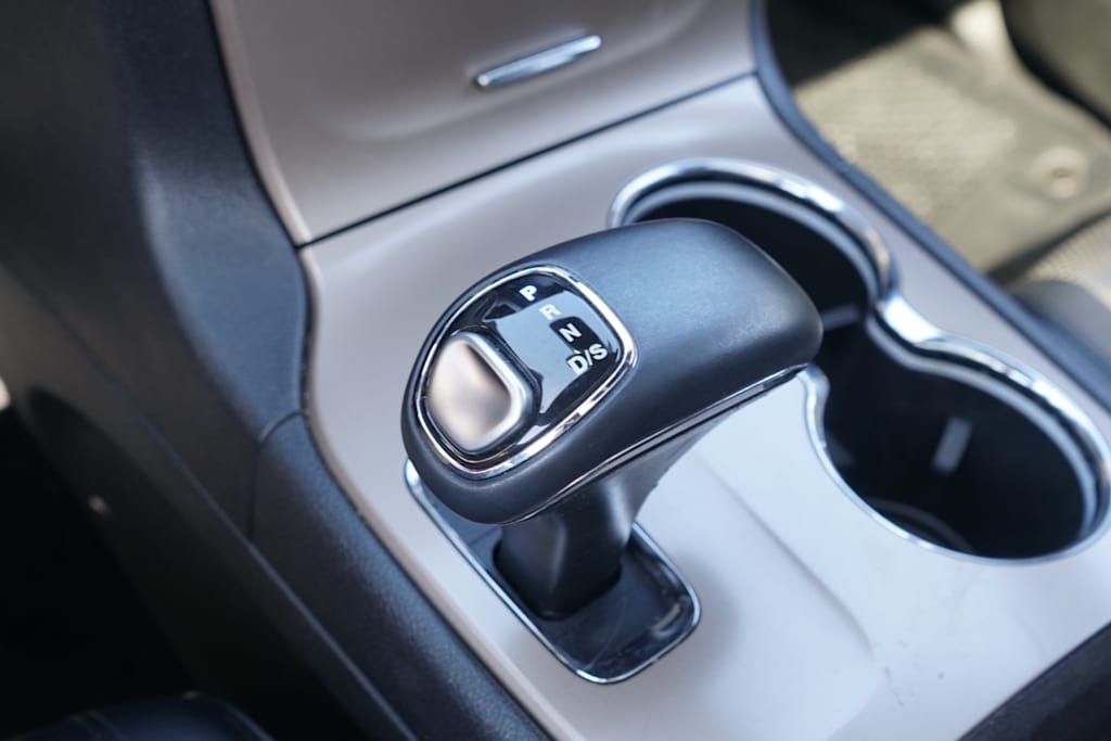 Thumbnail: 2015 Jeep Grand Cherokee - 14