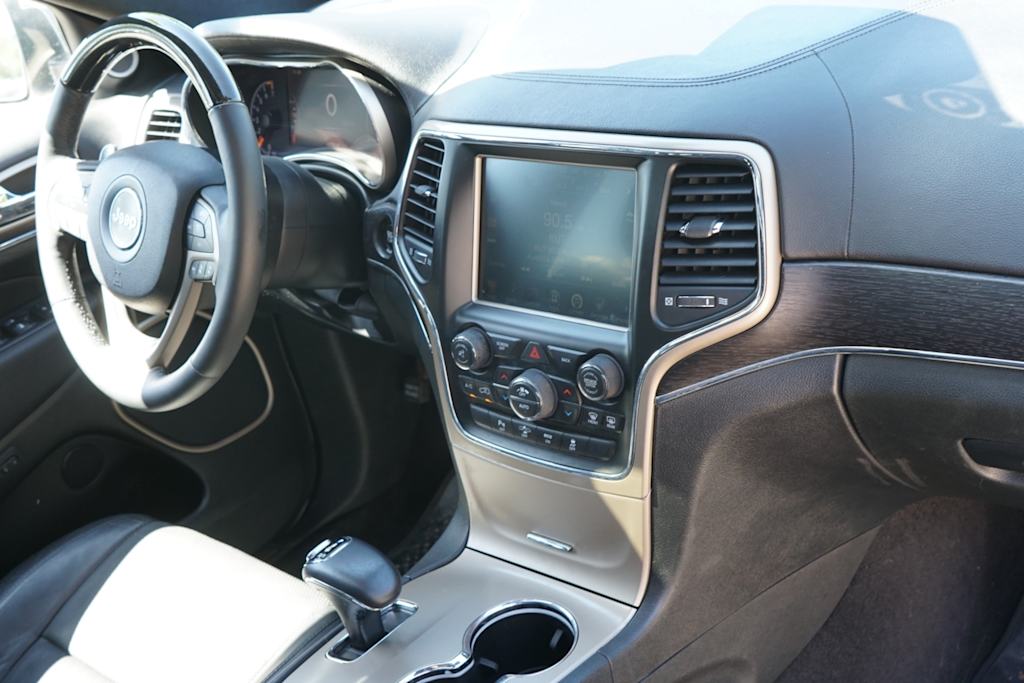 Thumbnail: 2015 Jeep Grand Cherokee - 12