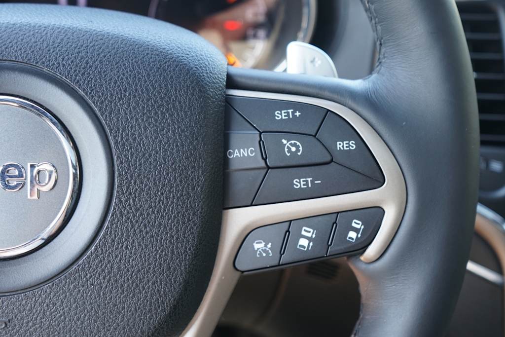 Thumbnail: 2015 Jeep Grand Cherokee - 18