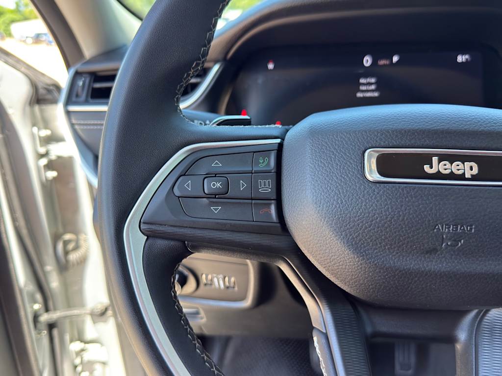 Thumbnail: 2023 Jeep Grand Cherokee - 23
