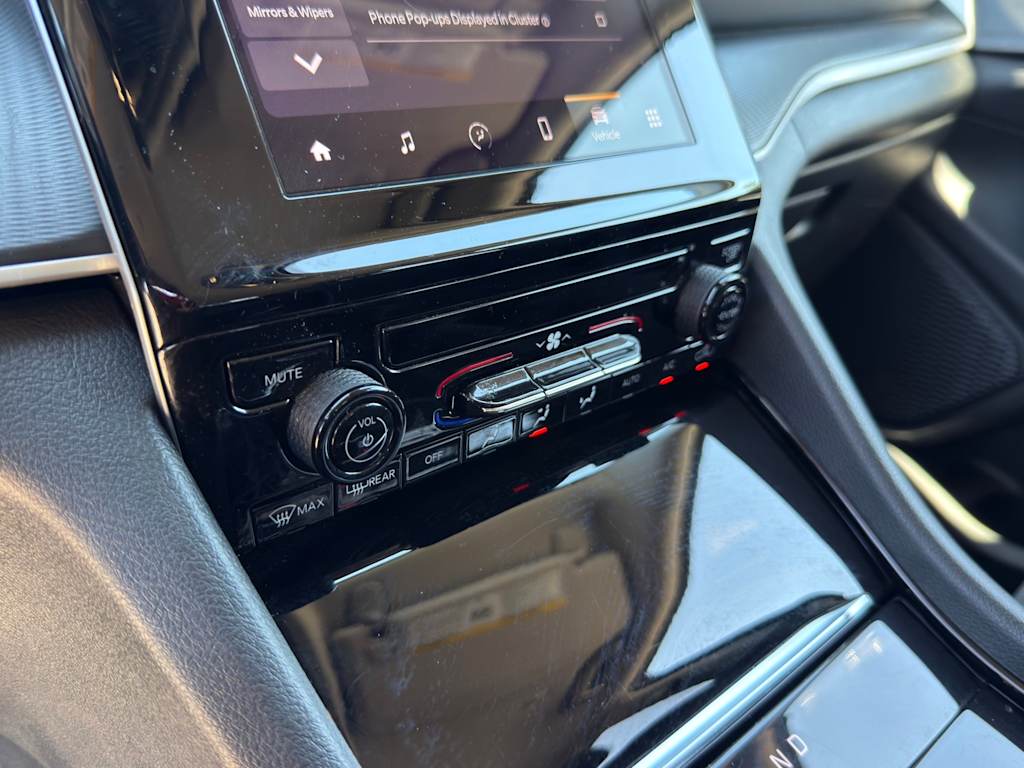 Thumbnail: 2023 Jeep Grand Cherokee - 13