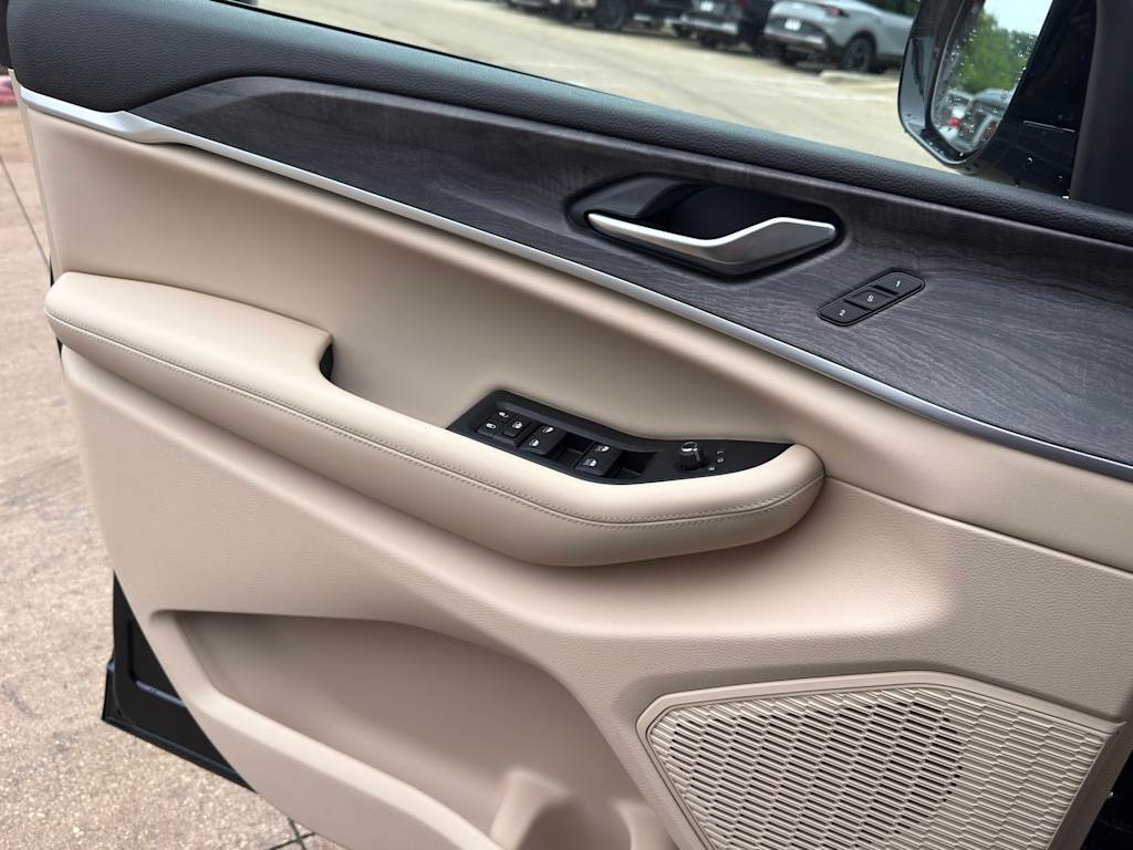 Thumbnail: 2024 Jeep Grand Cherokee - 20
