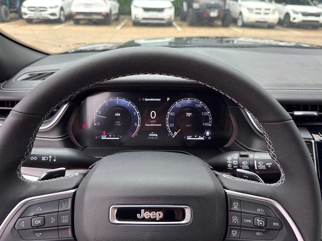 Thumbnail: 2024 Jeep Grand Cherokee - 16