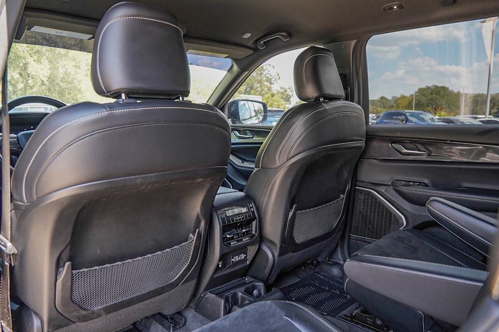 Thumbnail: 2022 Jeep Grand Cherokee L - 9