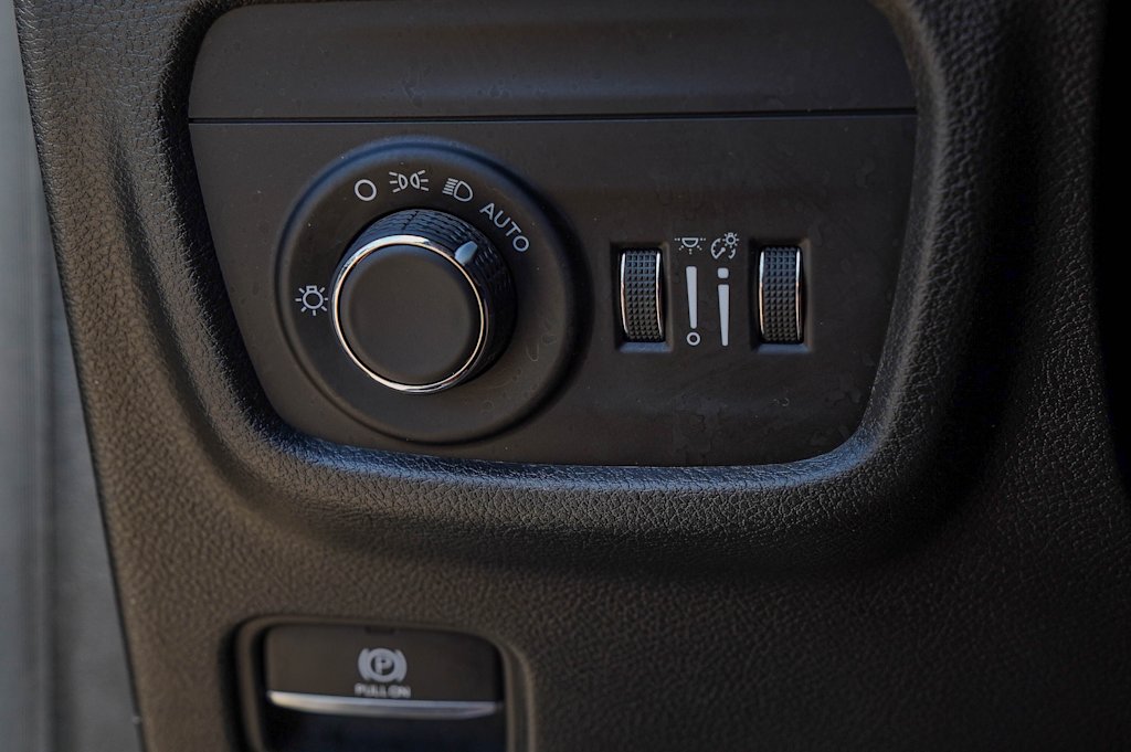 Thumbnail: 2022 Jeep Grand Cherokee L - 25