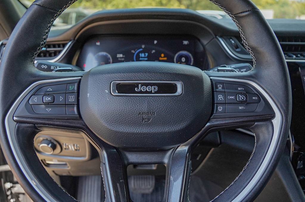 Thumbnail: 2022 Jeep Grand Cherokee L - 19