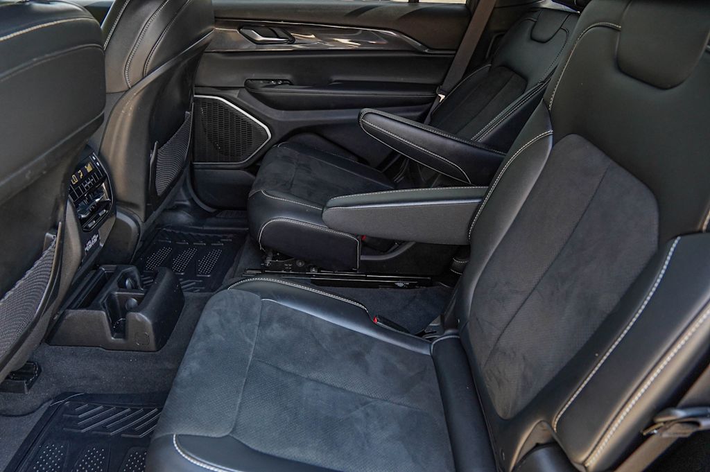 Thumbnail: 2022 Jeep Grand Cherokee L - 30