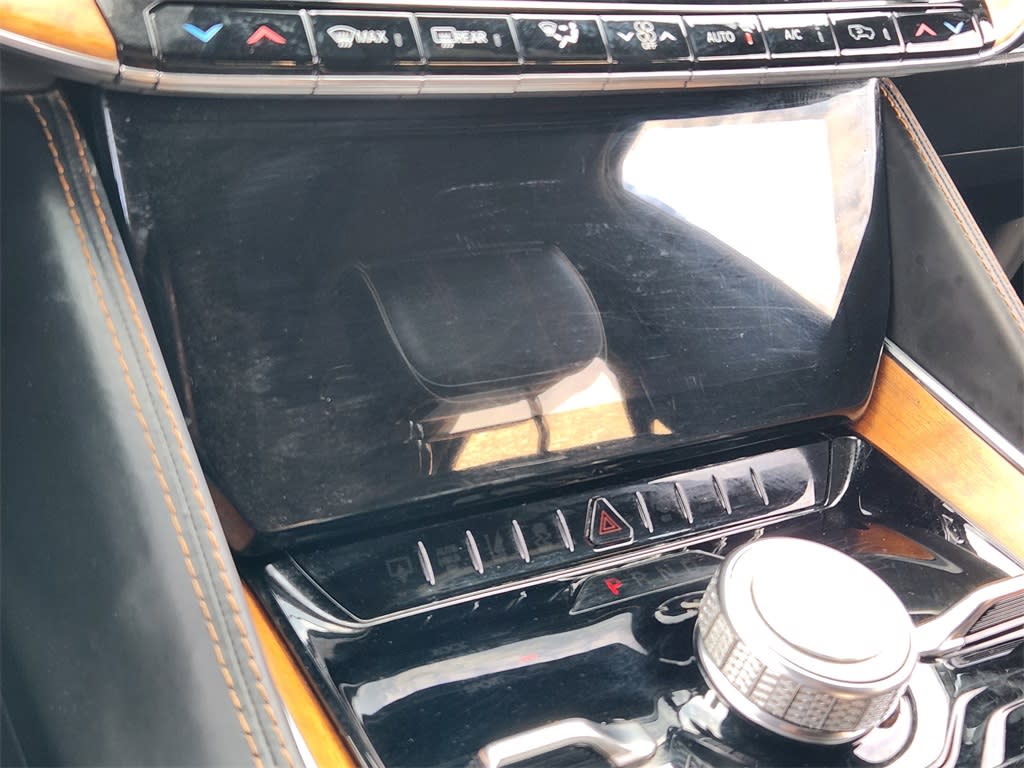 Thumbnail: 2022 Jeep Grand Wagoneer - 27