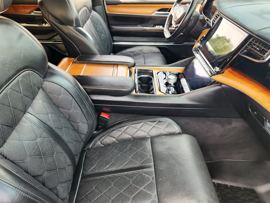 Thumbnail: 2022 Jeep Grand Wagoneer - 11