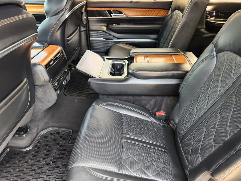 Thumbnail: 2022 Jeep Grand Wagoneer - 34