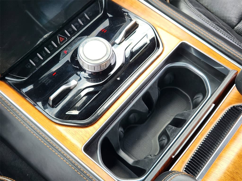 Thumbnail: 2022 Jeep Grand Wagoneer - 28