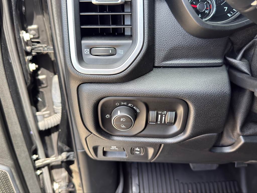 Thumbnail: 2020 RAM 1500 - 25