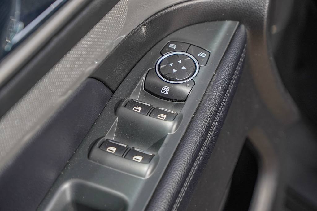 Thumbnail: 2017 Ford Explorer - 20