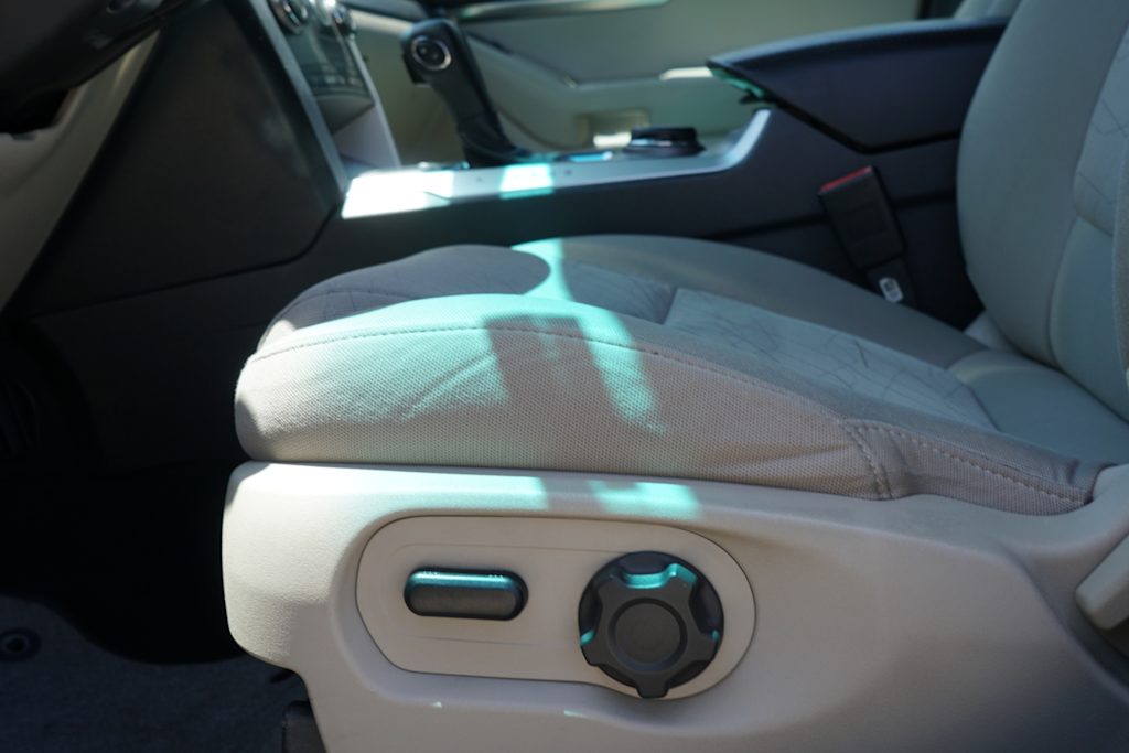 Thumbnail: 2013 Ford Explorer - 22