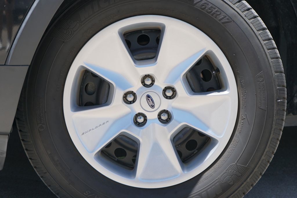 Thumbnail: 2013 Ford Explorer - 5