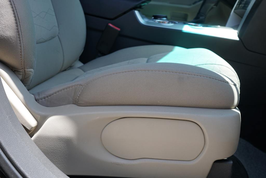 Thumbnail: 2013 Ford Explorer - 24