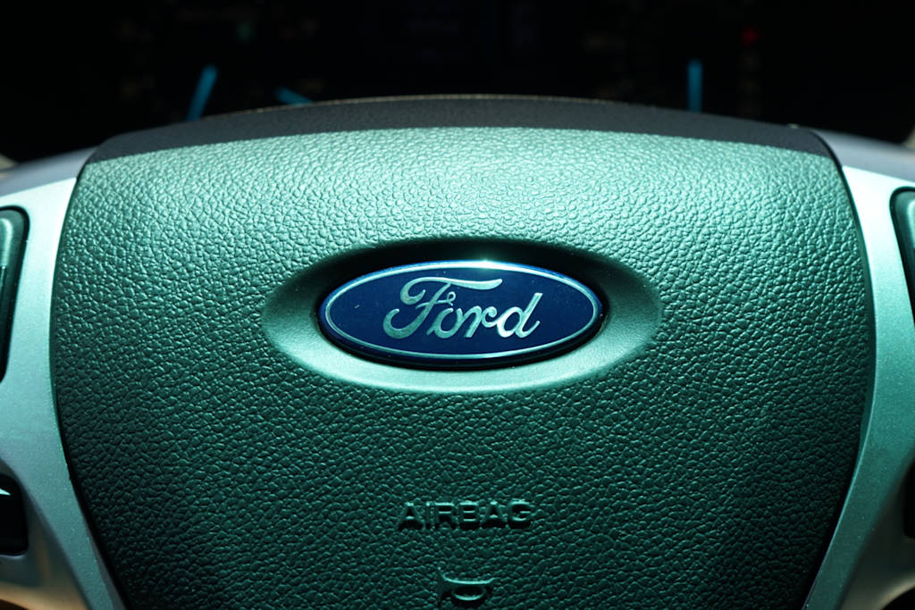 Thumbnail: 2013 Ford Explorer - 17