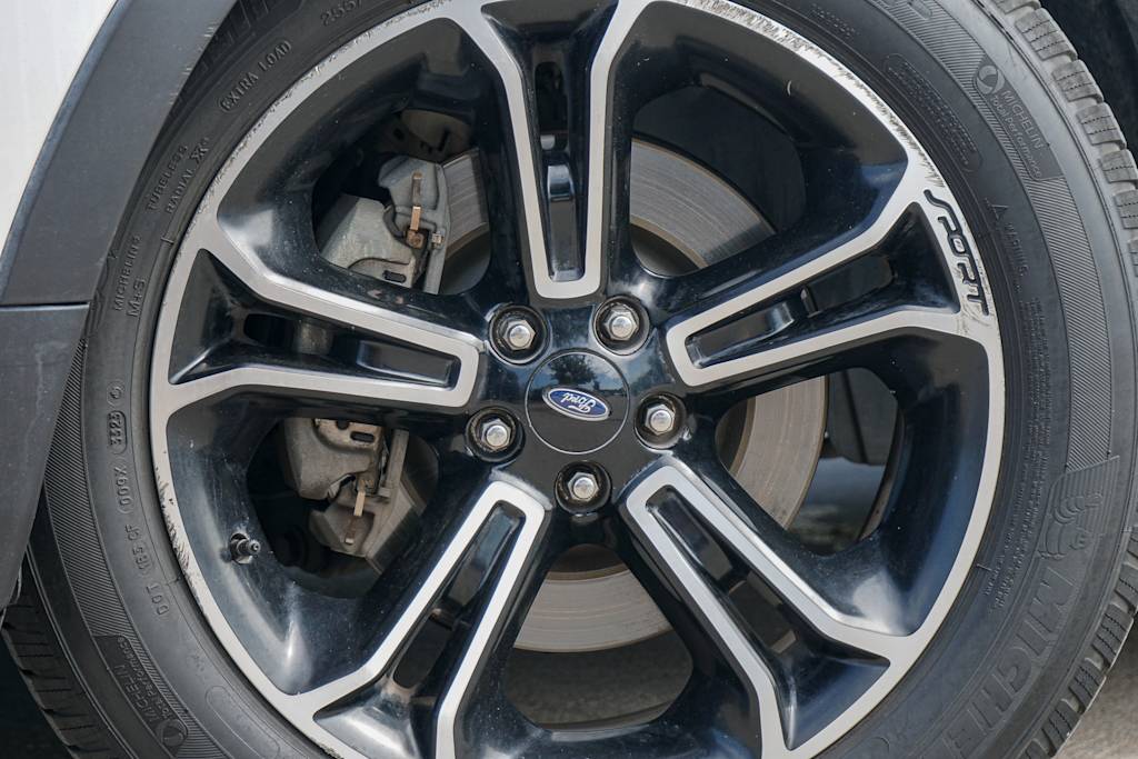 Thumbnail: 2015 Ford Explorer - 5