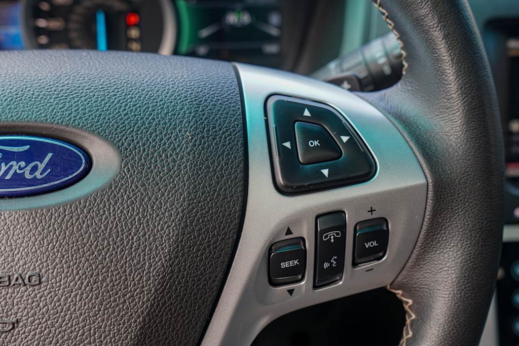 Thumbnail: 2015 Ford Explorer - 17