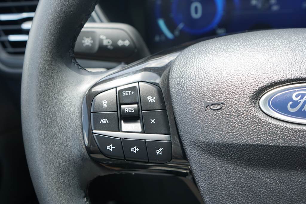 Thumbnail: 2022 Ford Escape - 18