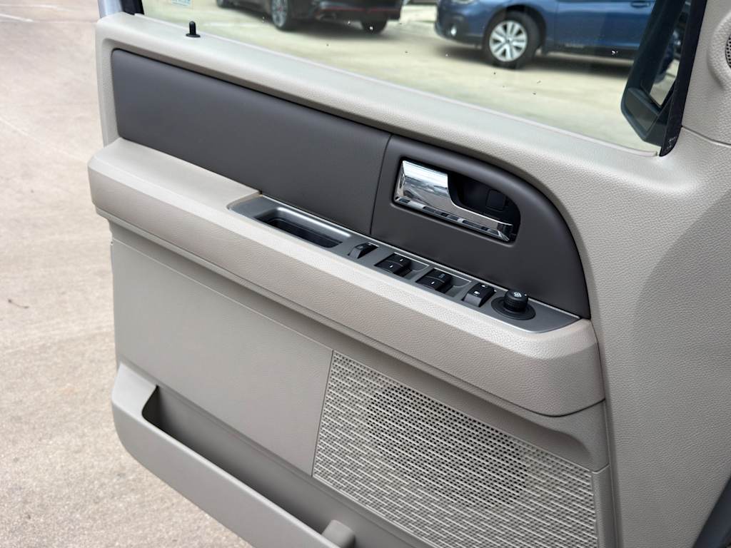 Thumbnail: 2010 Ford Expedition - 23