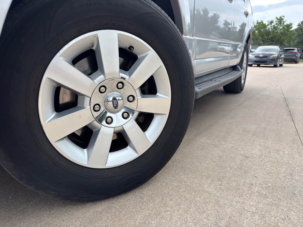Thumbnail: 2010 Ford Expedition - 16
