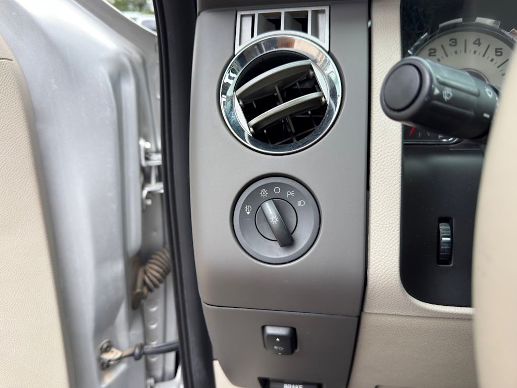Thumbnail: 2010 Ford Expedition - 22
