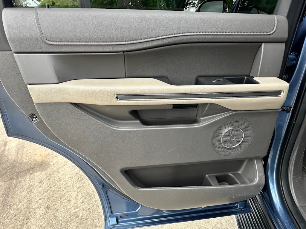 Thumbnail: 2020 Ford Expedition - 28