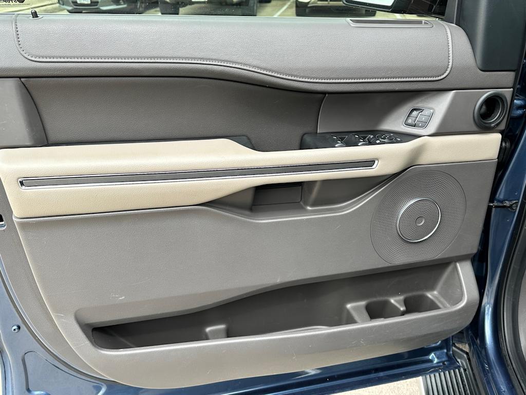 Thumbnail: 2020 Ford Expedition - 23
